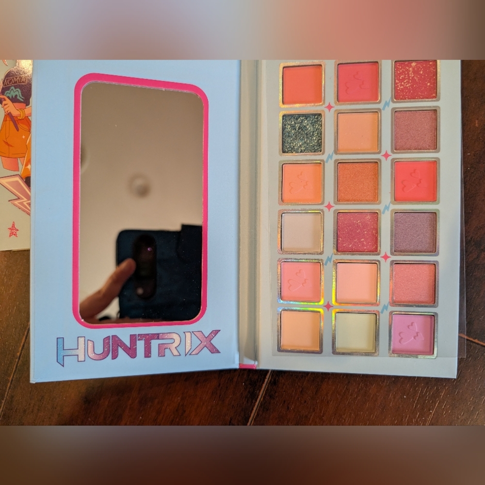 K-pop Demon Hunters Huntrix Eyeshadow Palette